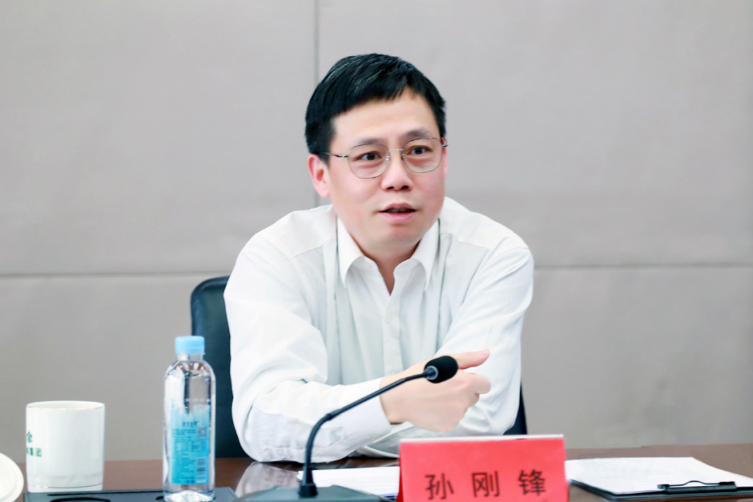 余红辉会见杭州资本党委书记、董事长孙刚锋(图3)